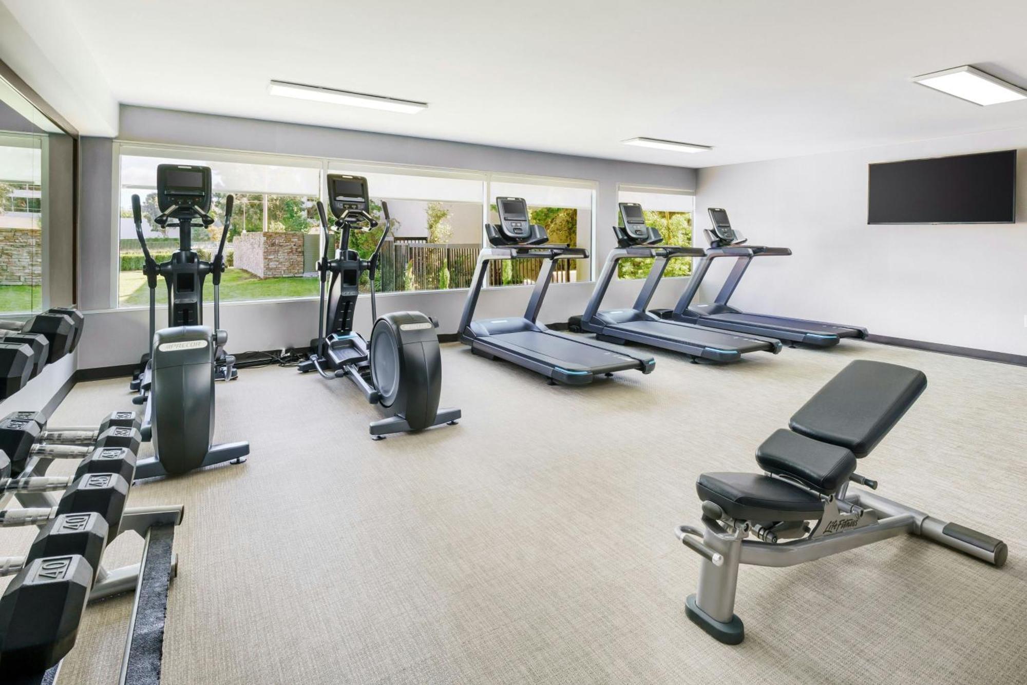 Courtyard By Marriott Los Angeles Woodland Hills — Photos 3